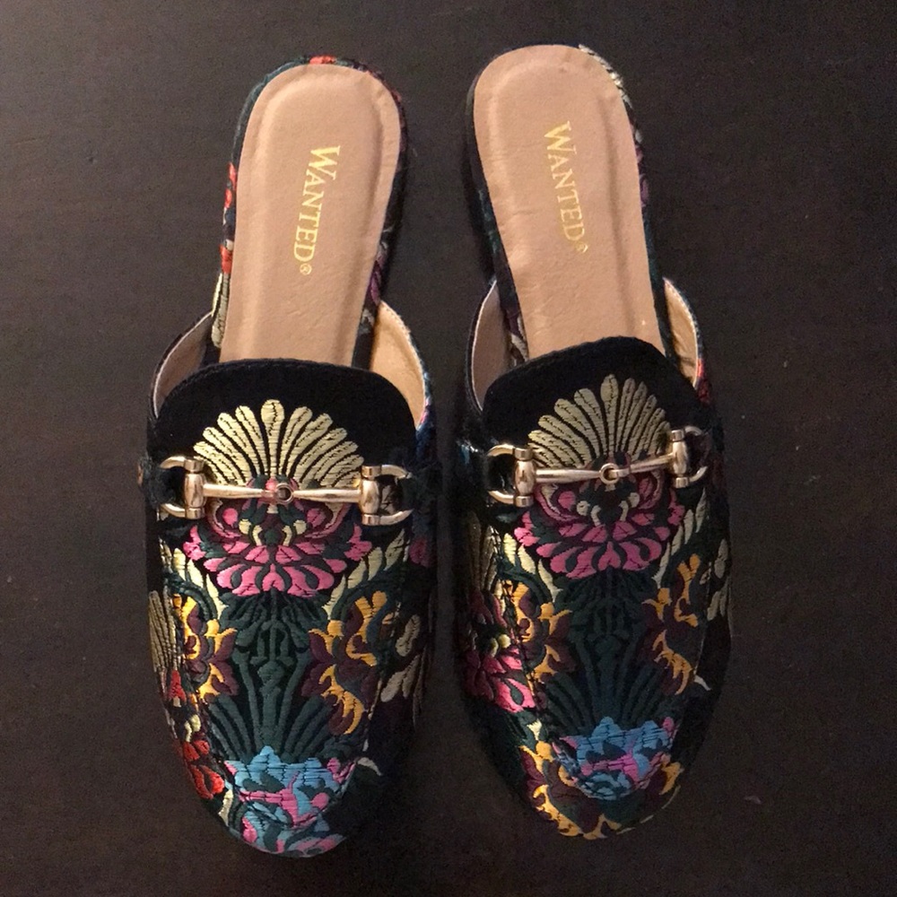 Wanted Floral Embroidered Mules, size 6